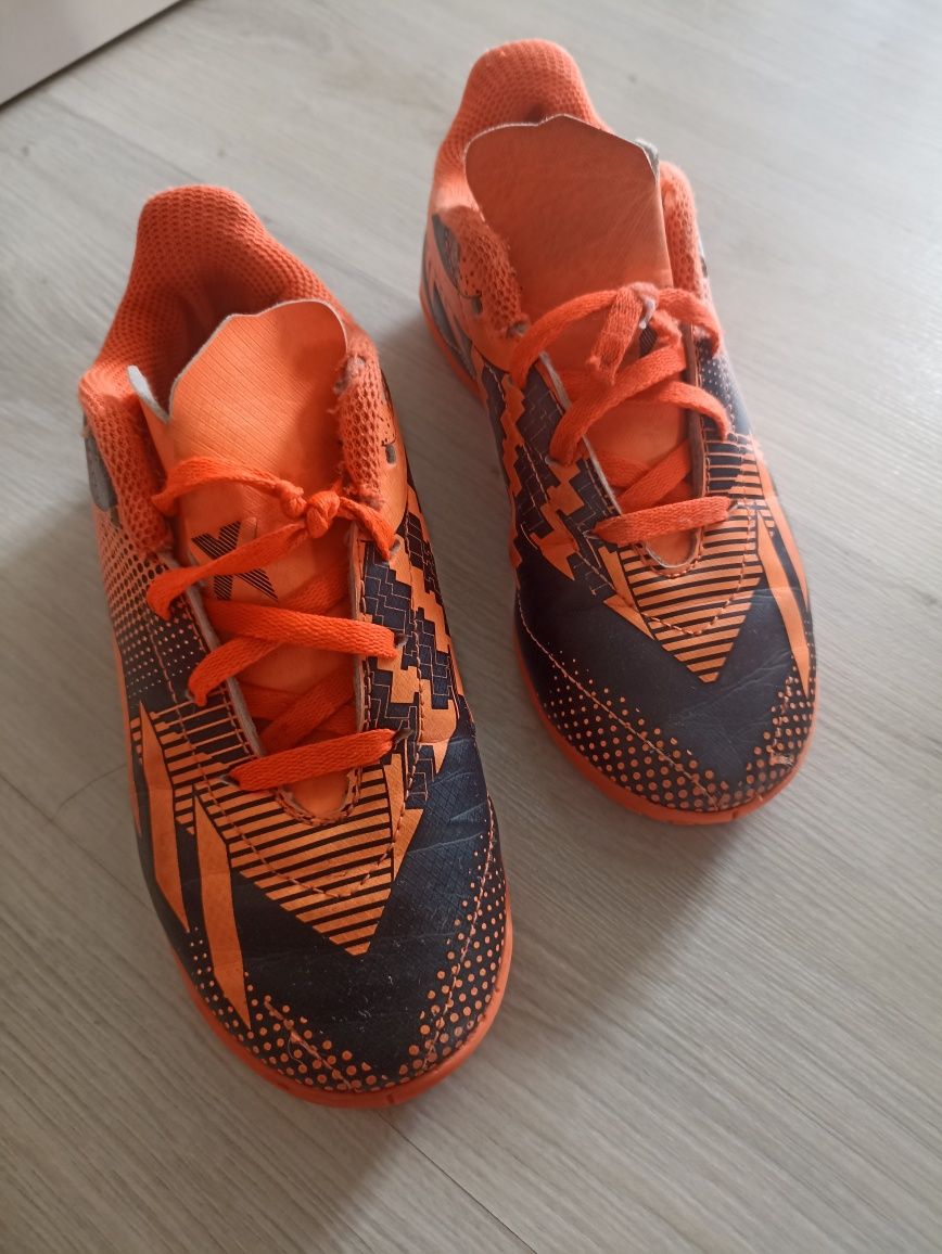 Chuteiras Adidas 31