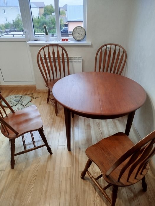 Стіл дубовий розкладний