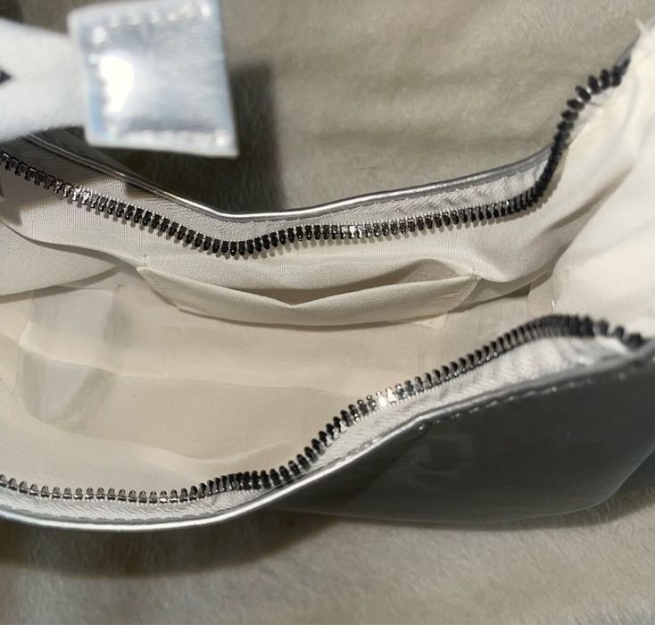 Сумка/сумочка через плече, серебриста