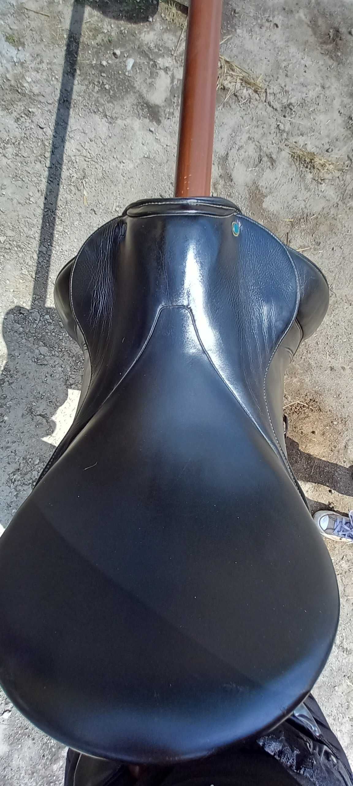 Siodło ujeżdżeniowe Stübben 17,5"/31cm Łęk
