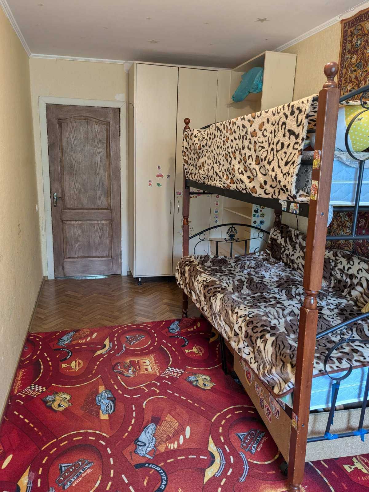 Продаю отличную  3 к\кв  3\5   с мебелью и техникой на ул. Южная