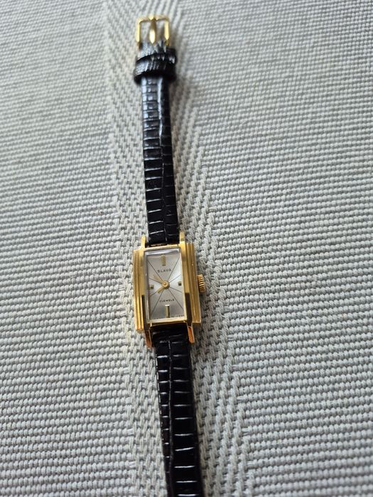 Śliczny stary zegarek mechaniczny Slava