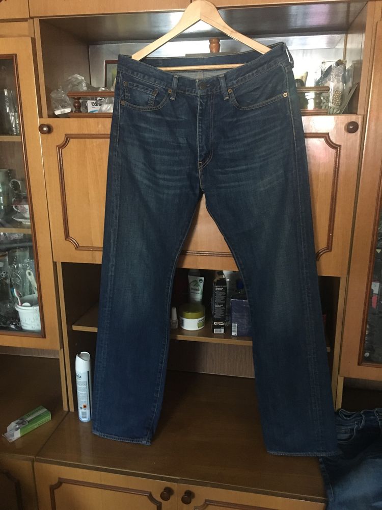 Оригінальні джинси левіс