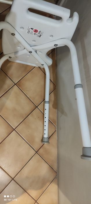 Taboret pod prysznic