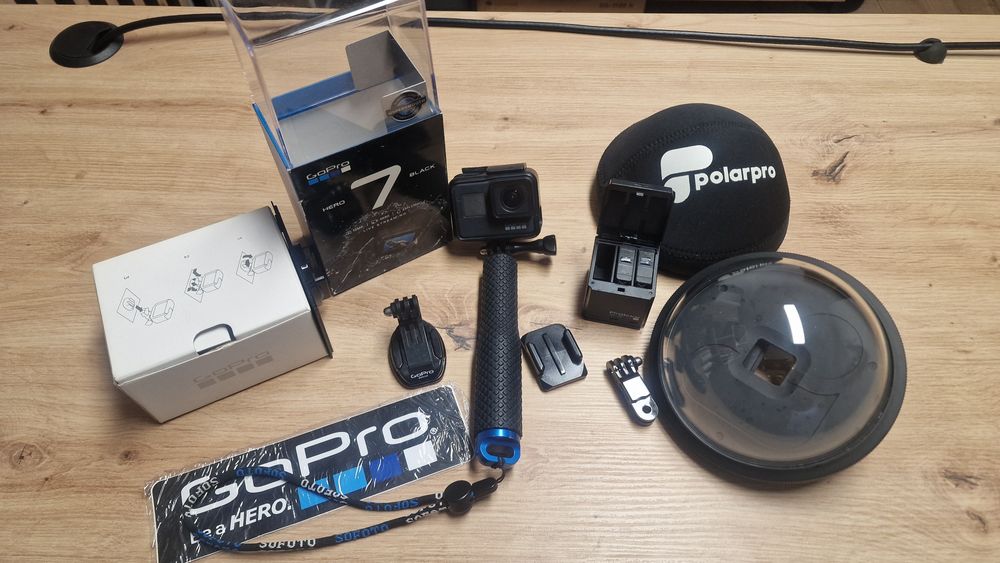 GoPro Hero 7 Black 12MP + 3x bateria, kopułka do wody, selfistick
