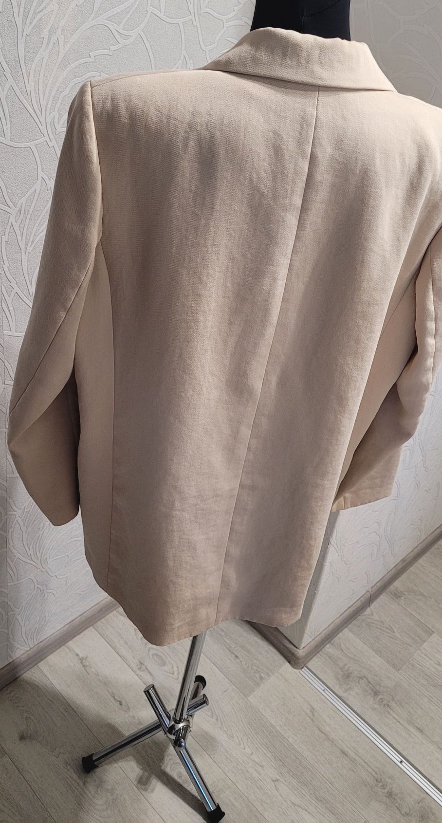 Кремовий піджак h&m