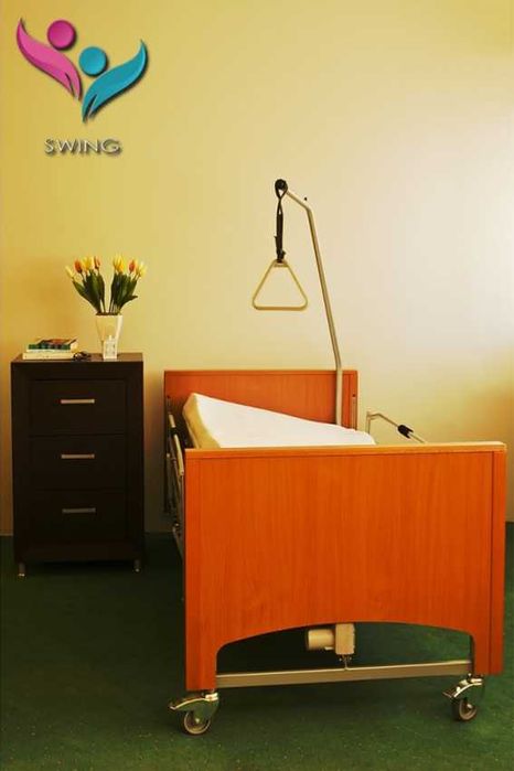 Łóżko medyczne z elektrycznymi dodatkowymi przechyłami SWING!