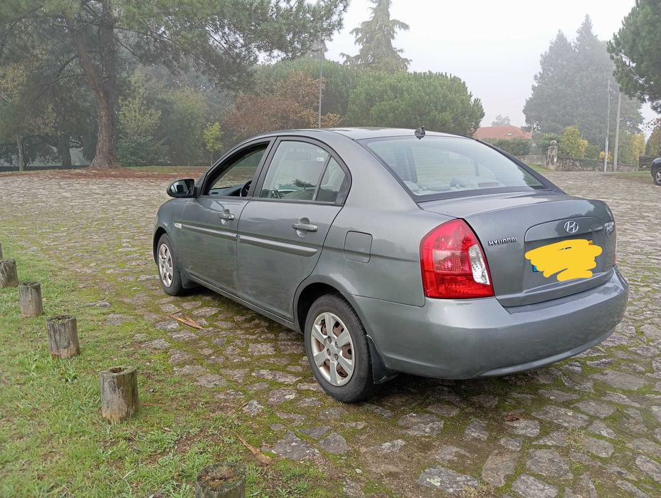 Hyundai Accent gasolina ano 2008 baixa kms