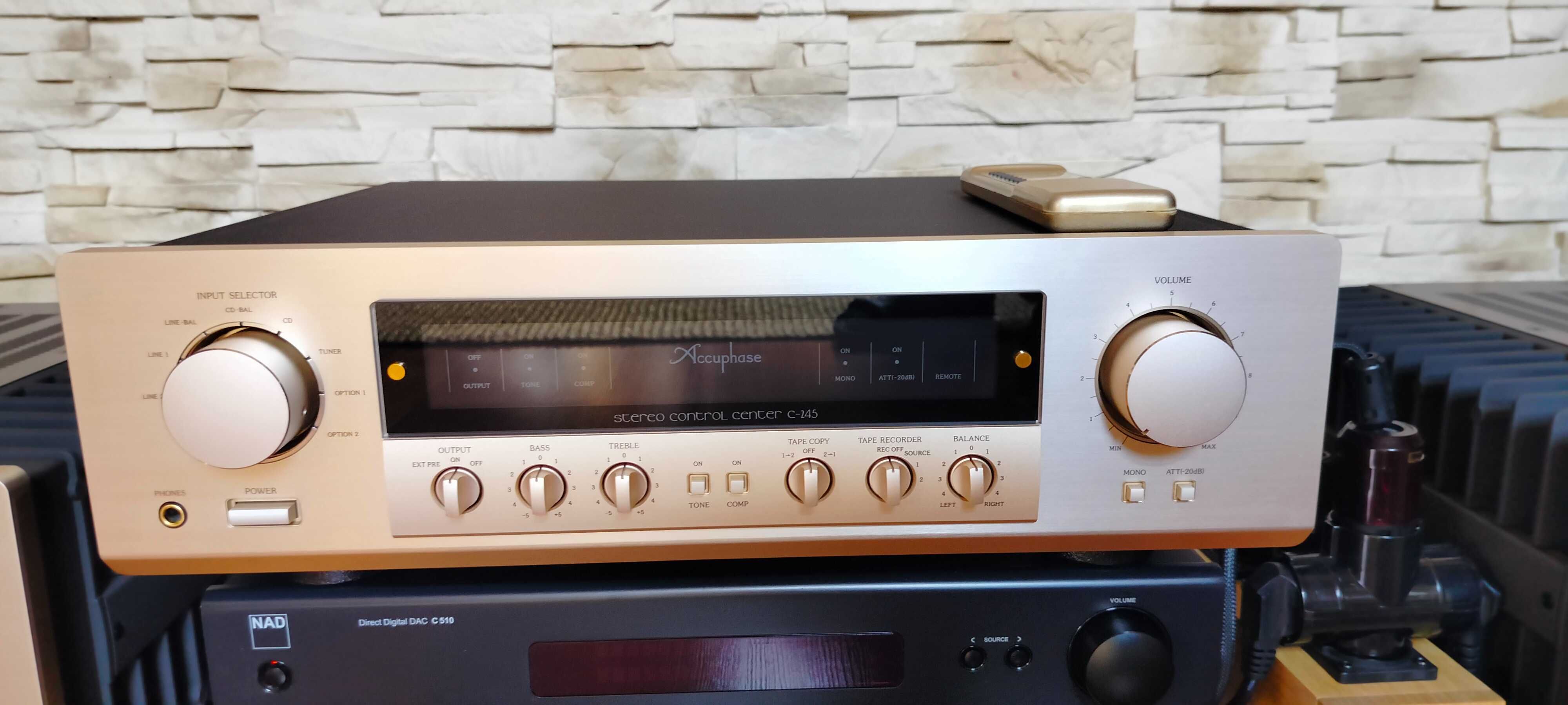 Accuphase C-245 Przedwzmacniacz z pilotem, XLR, oryginalne pudło