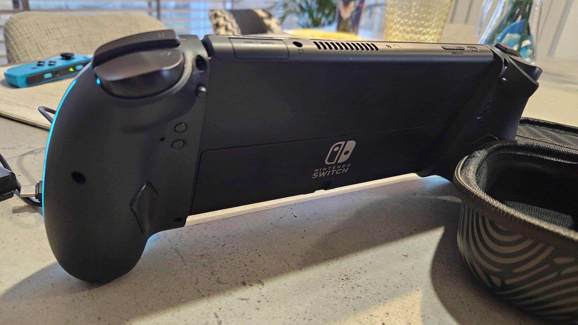 FUNLAB JOY-CON Zonaite Black Switch + Case ZELDA