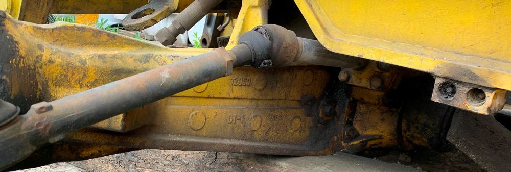 міст передній бортова диференціал Komatsu WB97R-2 Case 580 580SLE