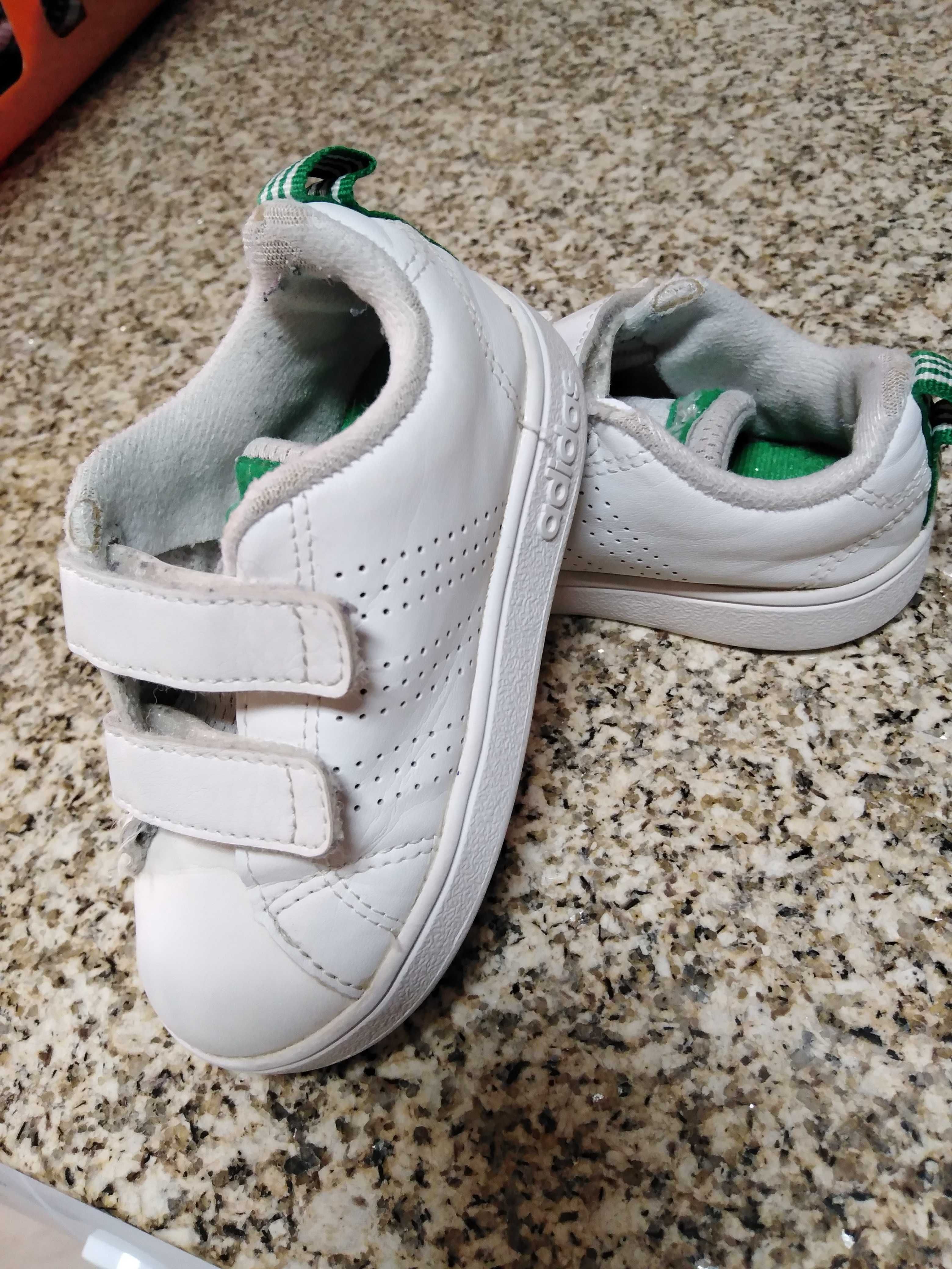 Sapatilhas Adidas brancas, para menino