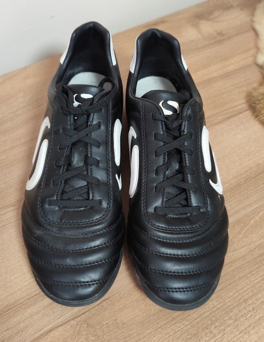 Buty do piłki nożnej