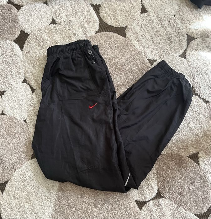 Нейлонові штани Nike