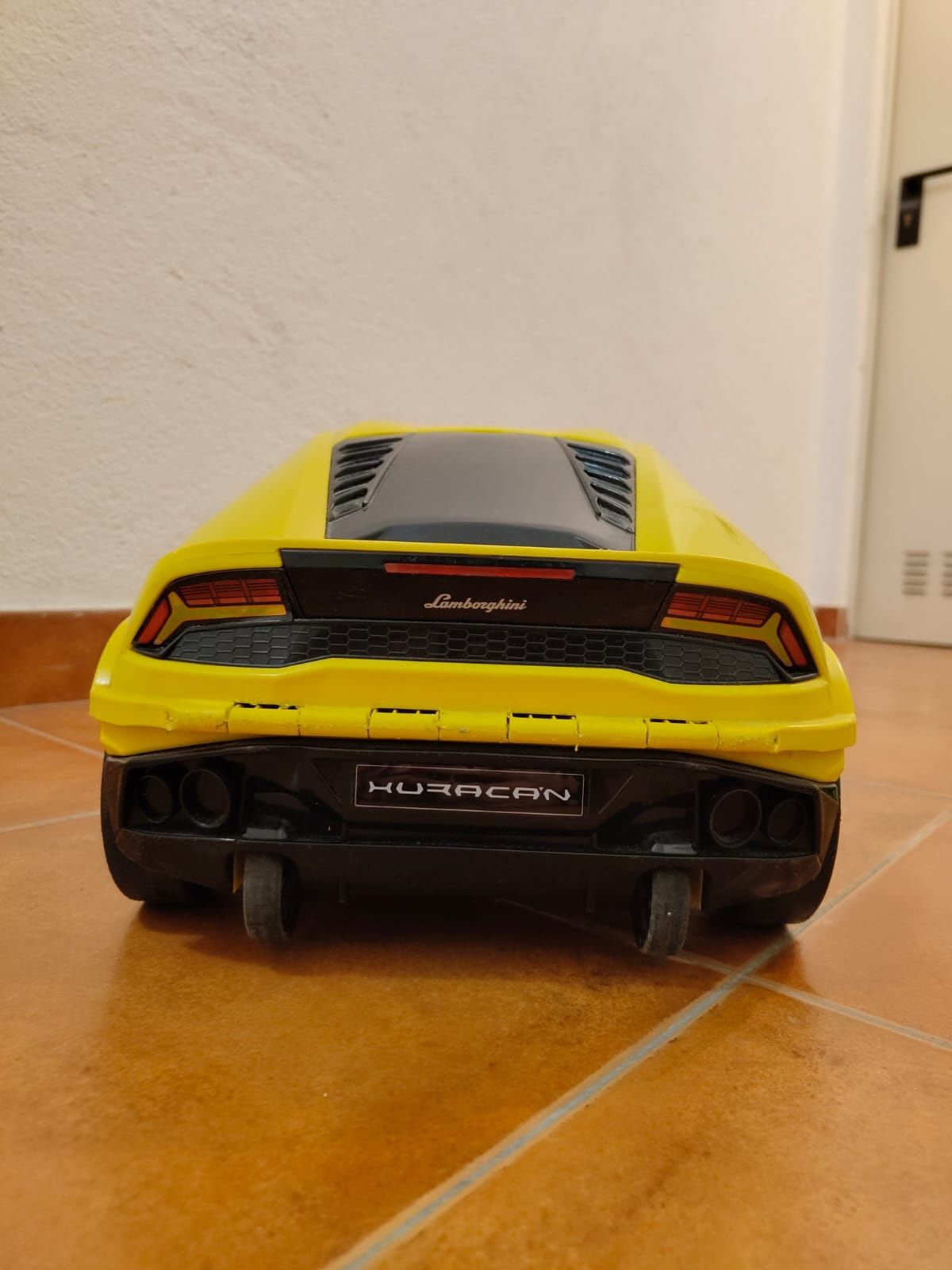 Mala criança lamborghini