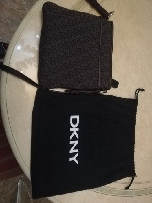 Mala DKNY em tecido