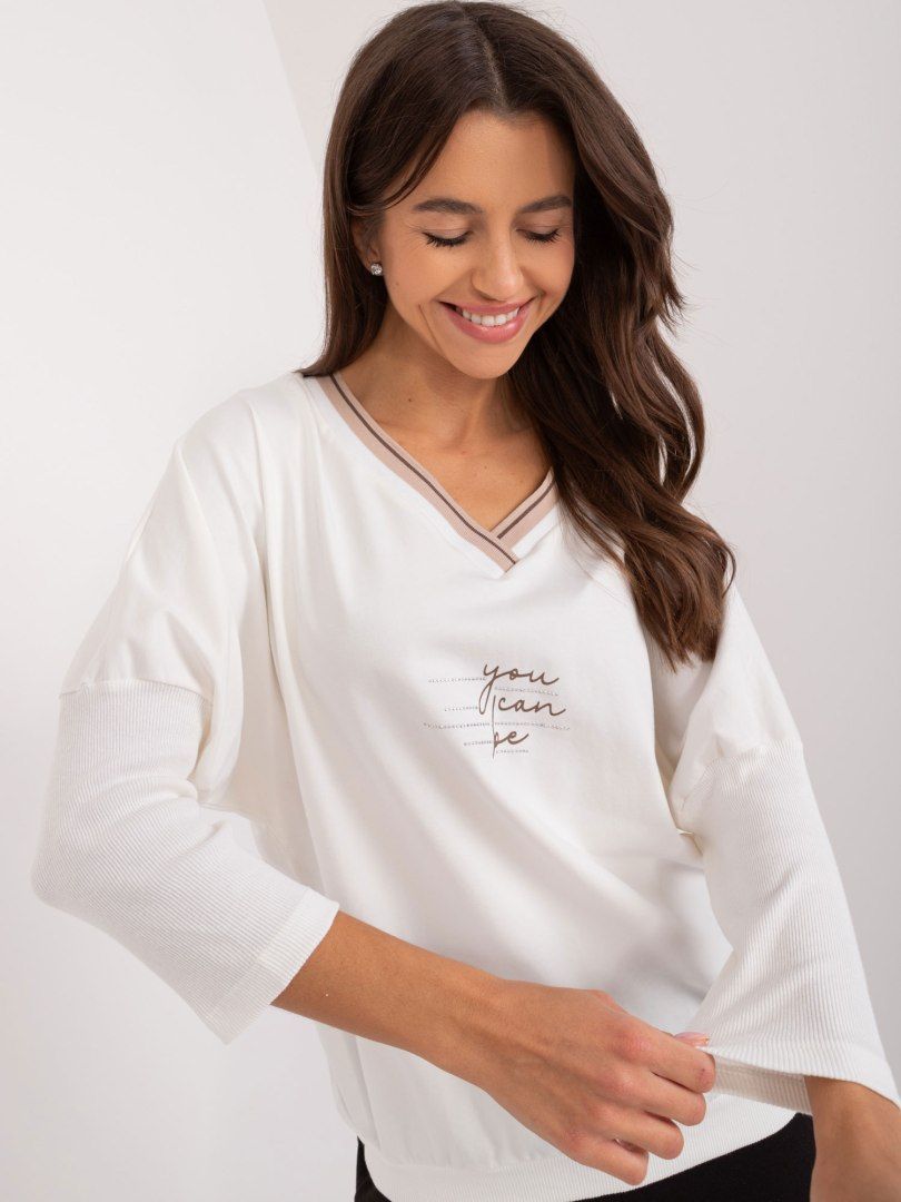 Bluzka oversize ecru, rekaw 3/4, dekolt w serek