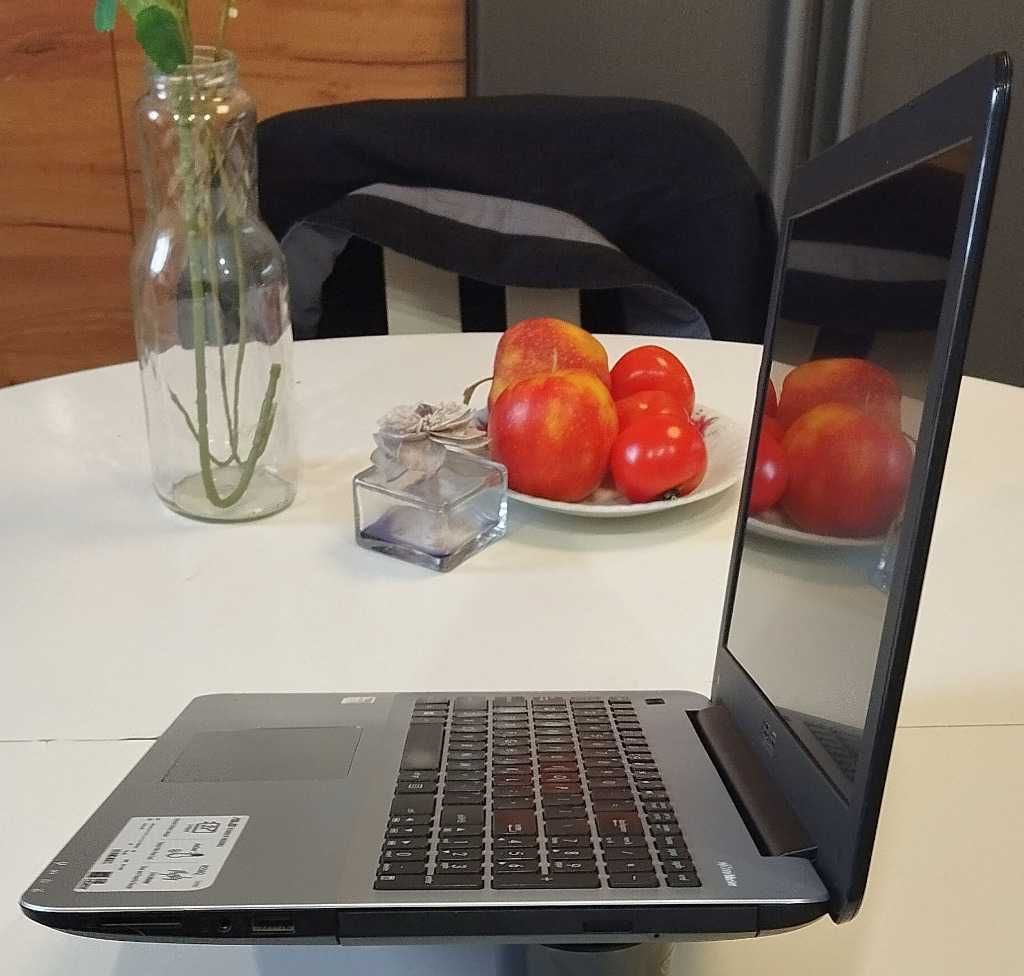 ASUS VivoBook R556Q A12-9720P , 8GB DDR4,HDD 512 GB