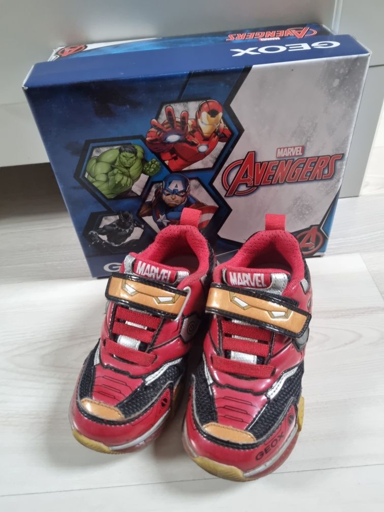 Buty sportowe Geox Marvel świecące roz 26