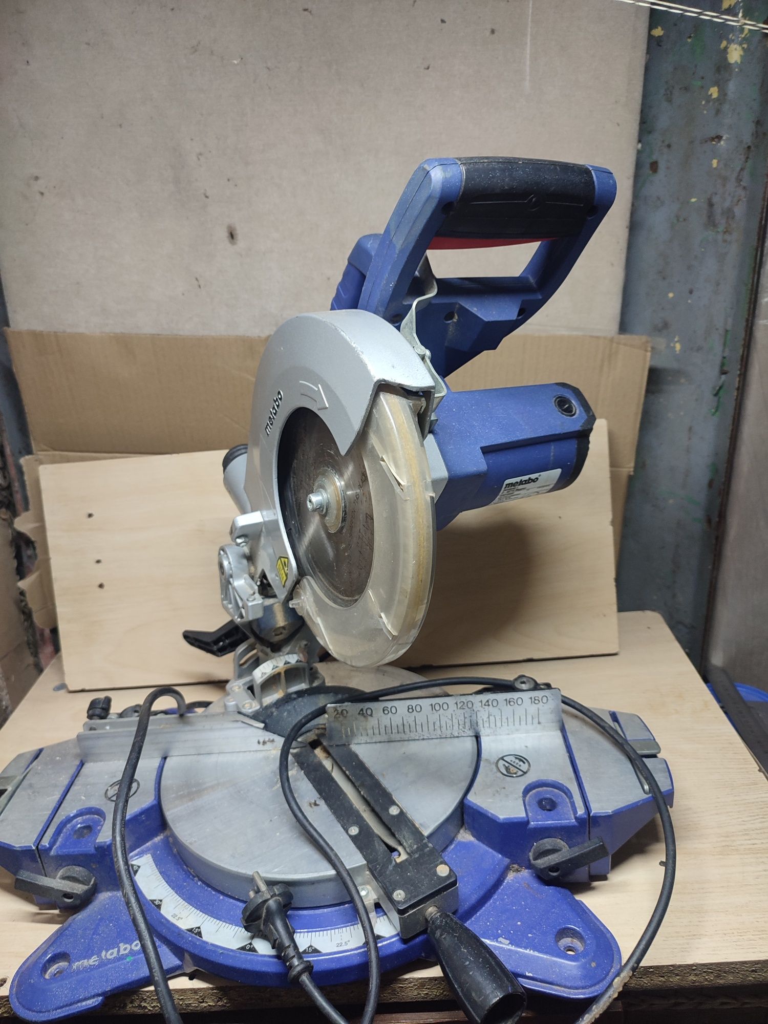 Торцовочная пила Metabo Ks 216