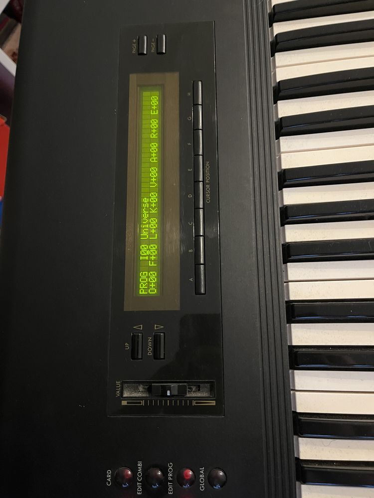 KORG M1 Syntezator - Statyw Gratis