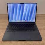 Macbook Air 13.6" 2024 M3 / 16Gb DDR5 / SSD 256Gb акб:100% (код:M0479)