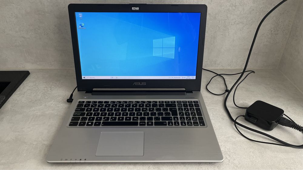 Laptop Asus Windows 10 Intel Core i5 6GB RAM szczotkowana stal