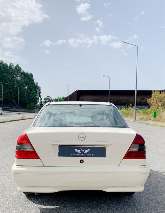 Mercedes Benz C200 Aceitamos Passaporte/CPLP/Titulo