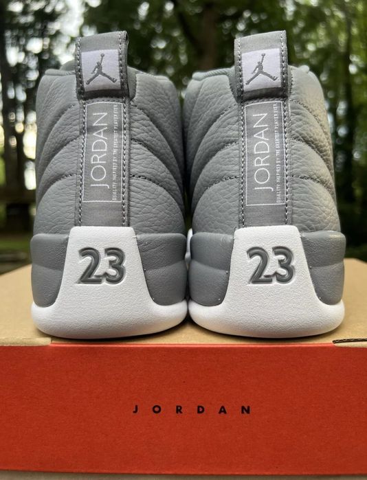 Nike Air Jordan Retro 12 Stealth.