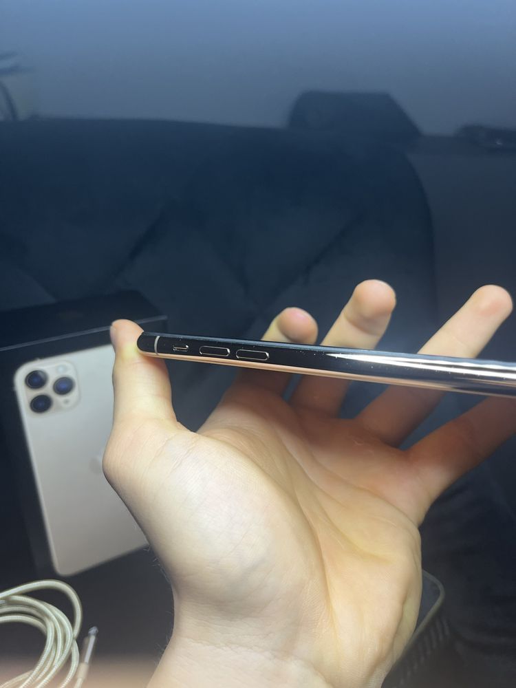 iPhone 11 Pro Max • stan bdb