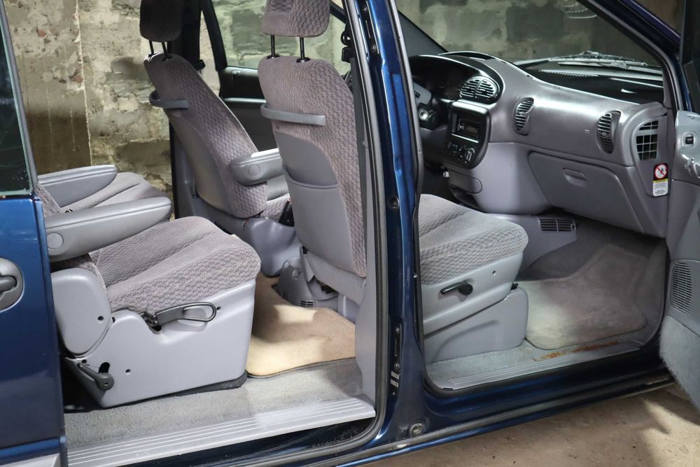 Chrysler Voyager 2000r. 2,5 Diesel 7 Osób