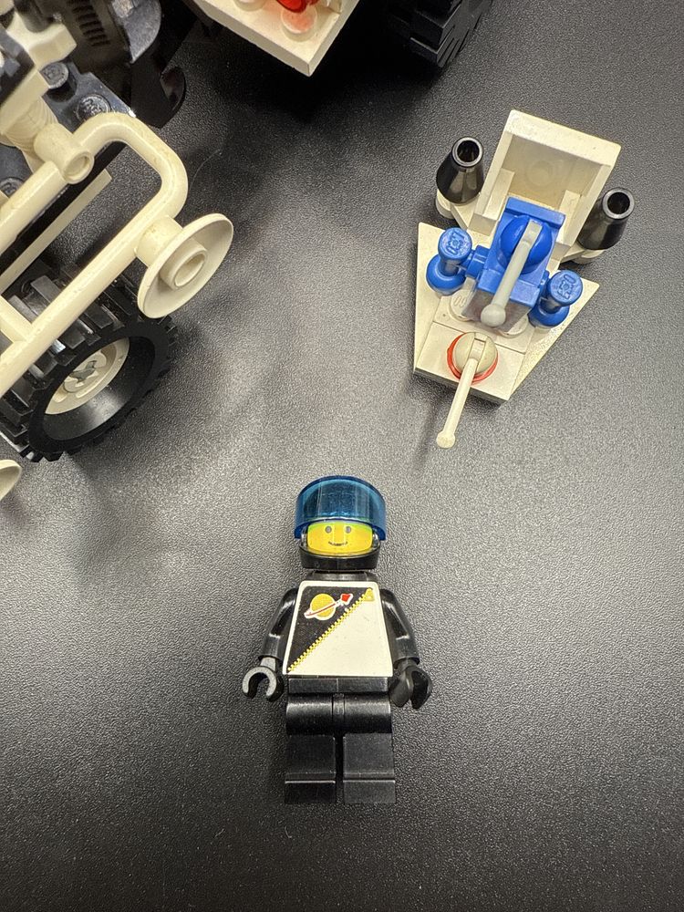 Zestaw lego 6885 Saturn Base Main Team (Crater Crawler) Space Futuron