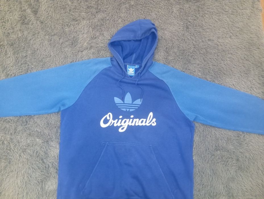 Котфа Adidas originals майже нова, дуже зручна на будь яку пору року