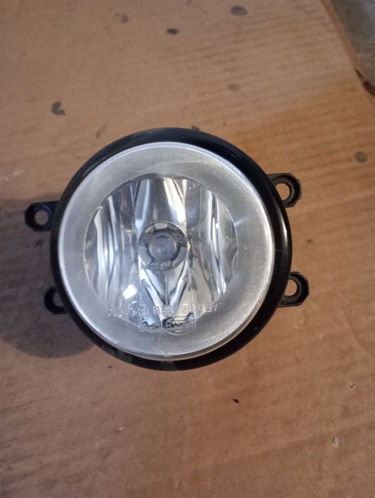 Halogen lewy toyota corolla verso 07r.