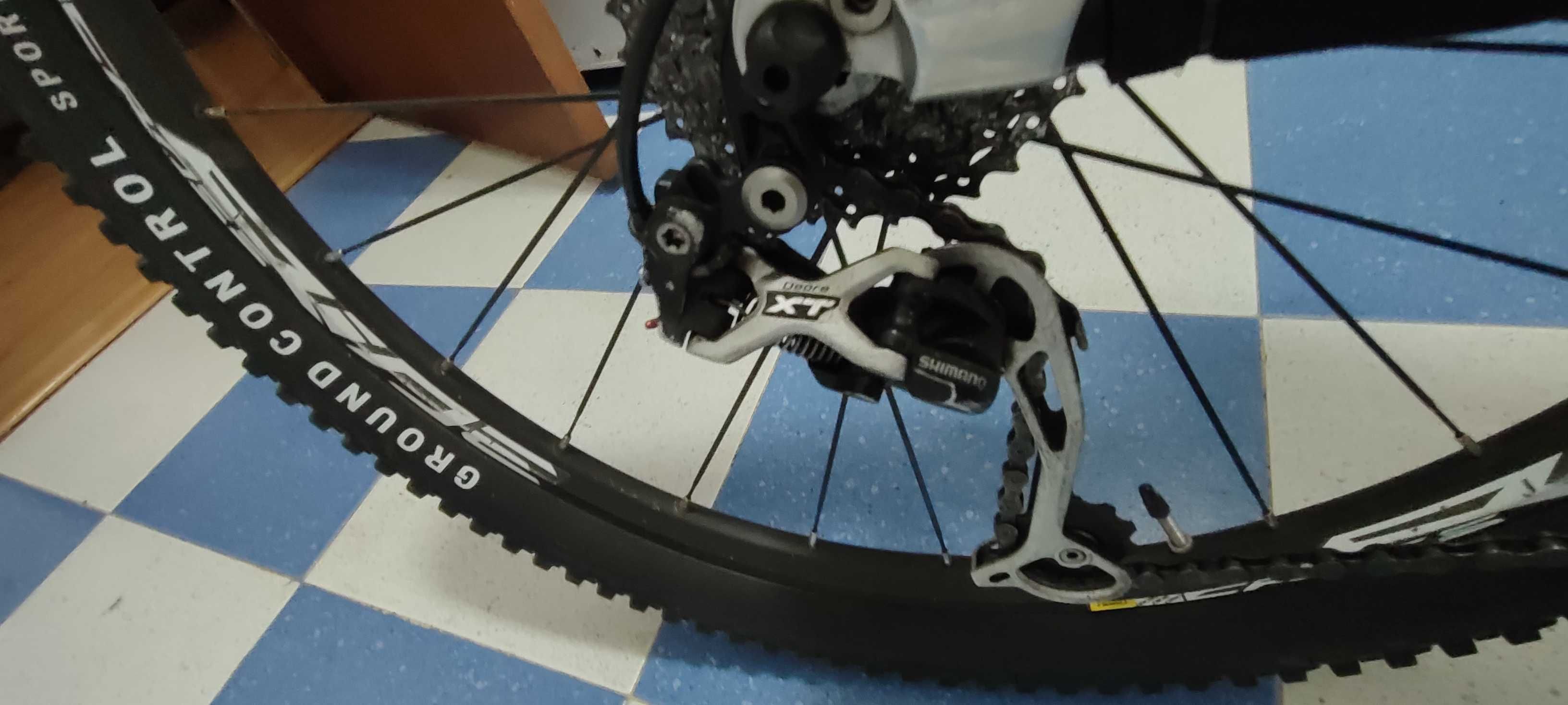 Bicicleta BTT Specialized