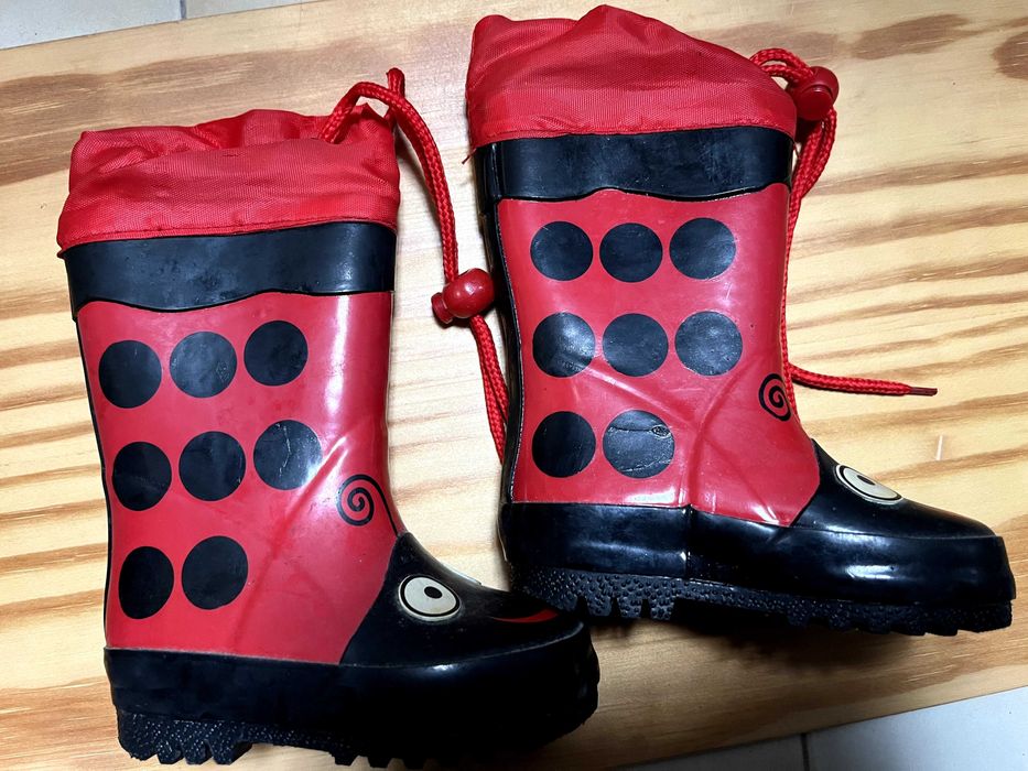 (NOVO) Galochas Joaninha - Tamanho 19/20