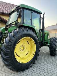 Ciągnik John Deere 6210