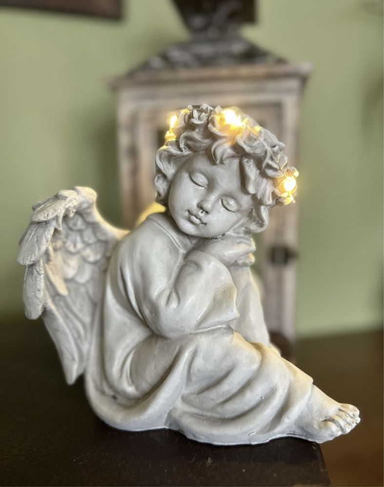 Anioł figurka lampion, znicz 19 cm świecący aniołek