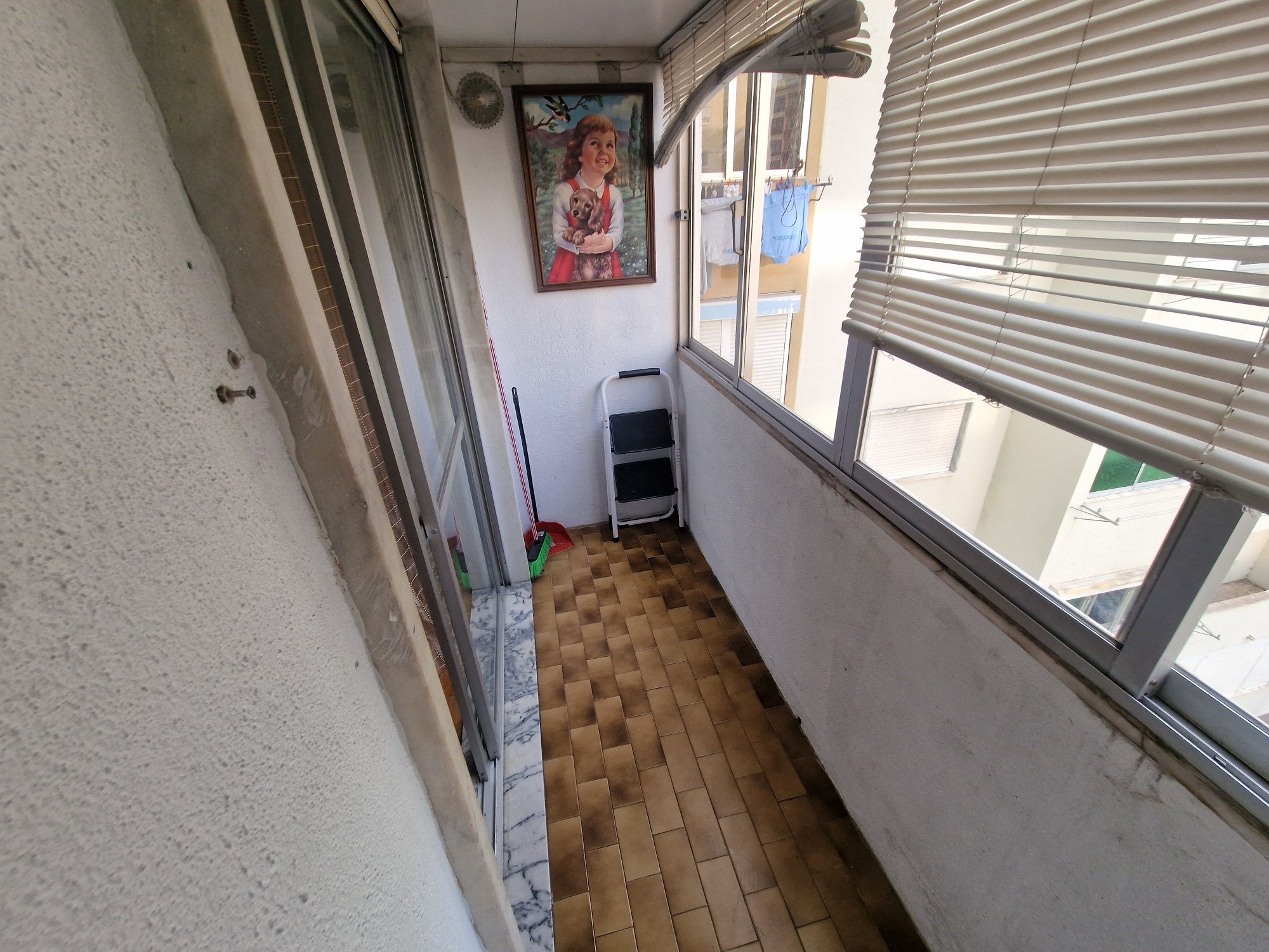 Quarto A 2 Minutos da estação  do Cacém 
En
