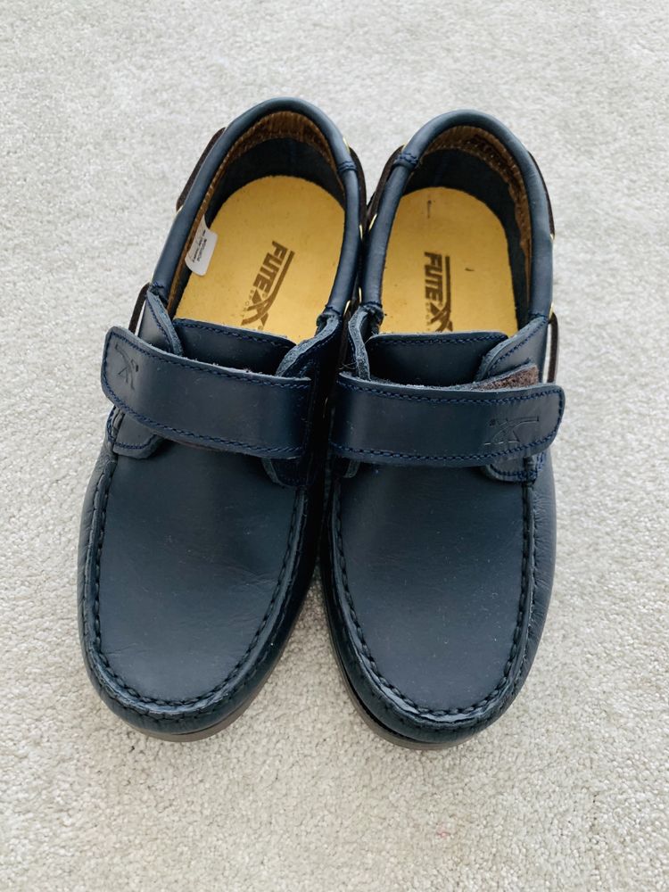Sapato de crianca azul marinho N.34