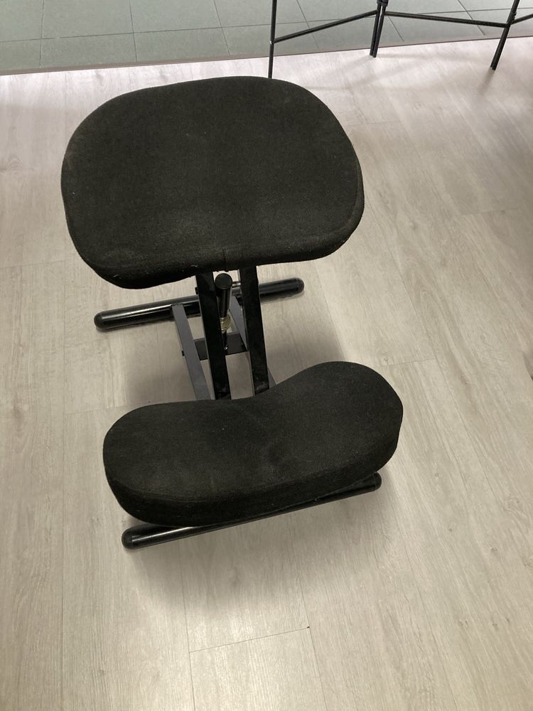 Klęczik krzesło ergonomiczne