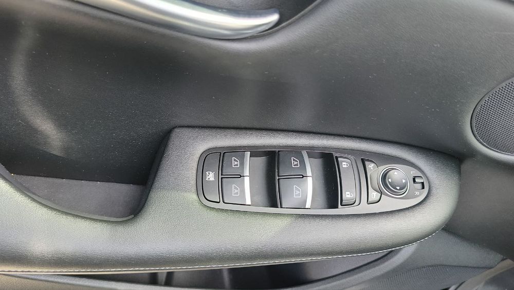 Продажа власного авто Infiniti QX50 Luxe Essential в гарному стані