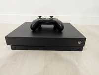 xbox one x Xbox one X 
1 Trb dysk twardy