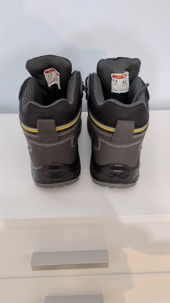 Buty robocze Lahti Pro S3 SRC za kostke. Nowe