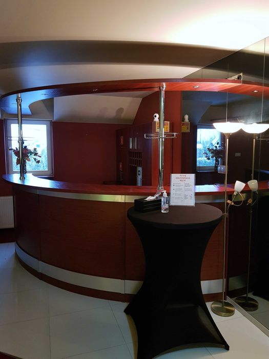 Lada hotelowa/recepcja/bar/szafki