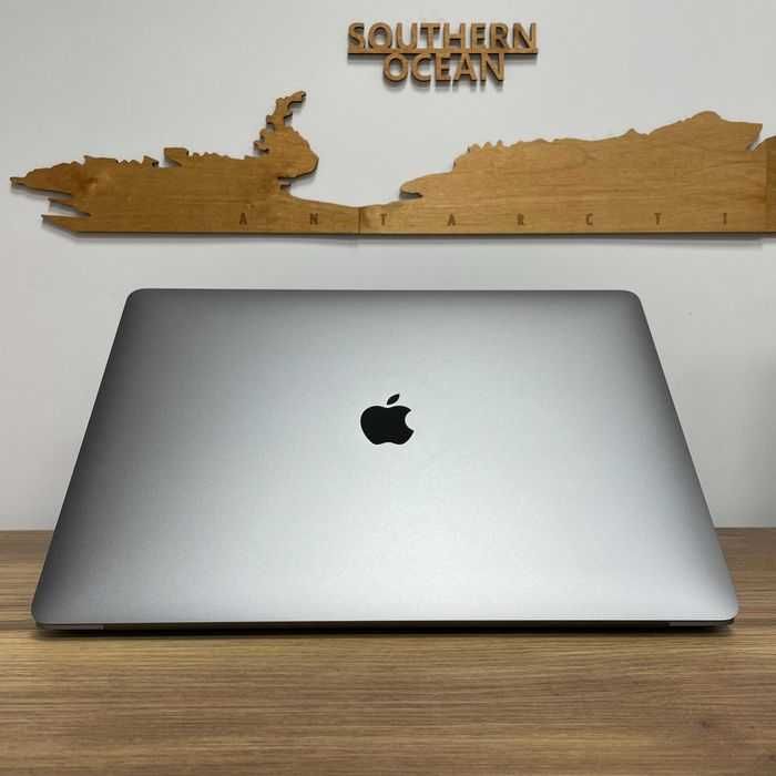 Apple Macbook Pro 15 A1990 i7-8850H 16GB 256GB Pro 555X Space Gr Gwar