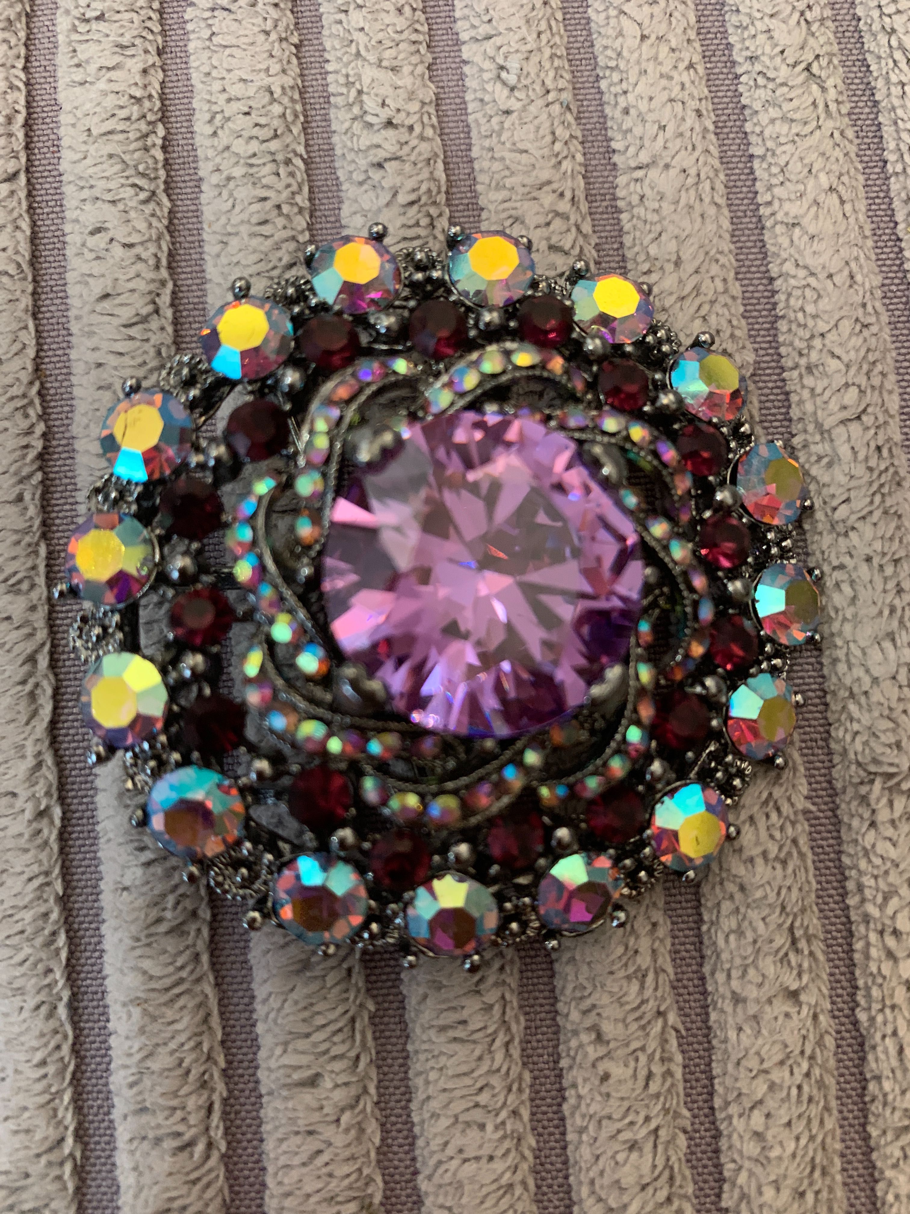 broszka/zawieszka, elementy Swarovski/stylowy prezent vintage