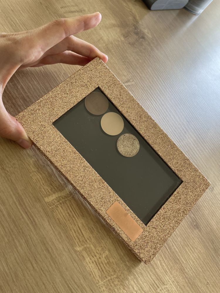 Glambox magnetyczna paleta cienie do powiek świetlik glam box matowy