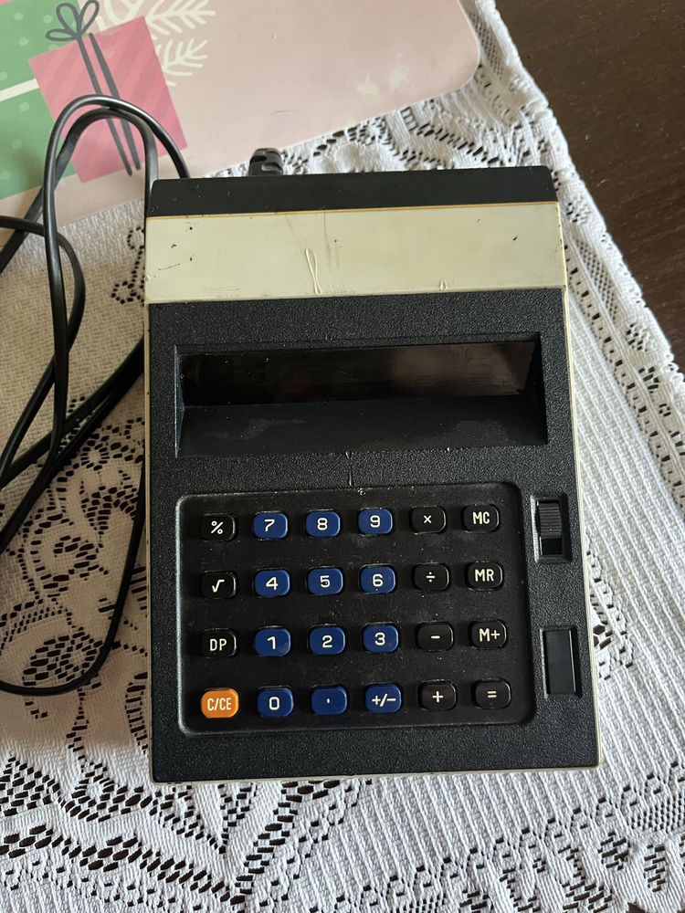 Kaukulator Elwro 144 z 1982 roku.