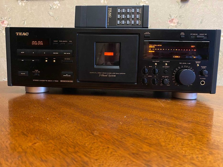 кассетная дека TEAC V-7000 BLACK+пульт